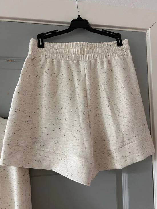 NWT Varley SET Hawley Half Zip Sweatshirt & Atrium High Rise Shorts 4.5 IVMF - Picture 10 of 10